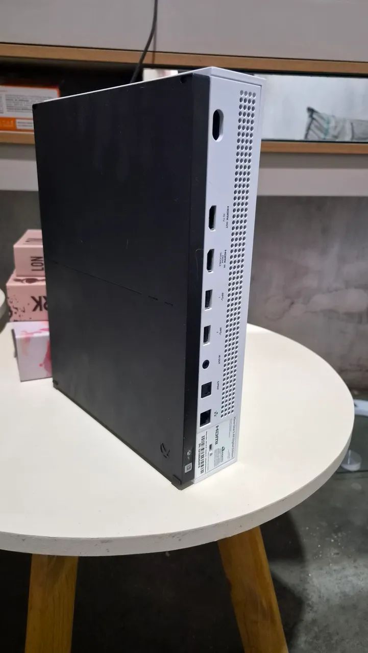 XBOX ONE S 1TB - Foto 3