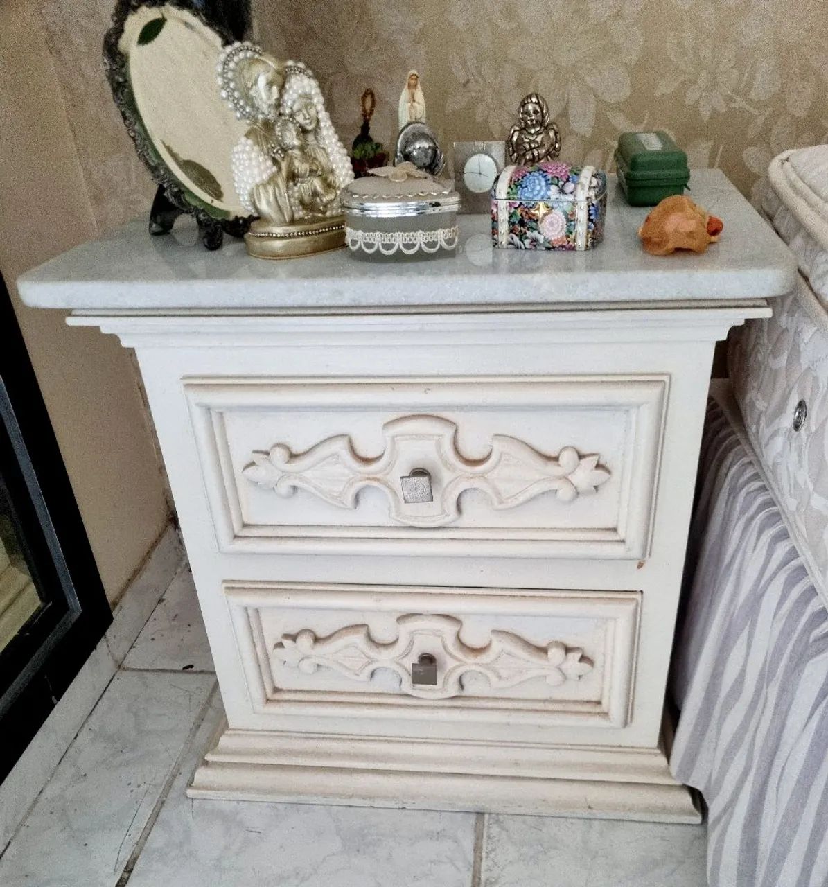 Mesinhas de cabeceira de cama (as duas)