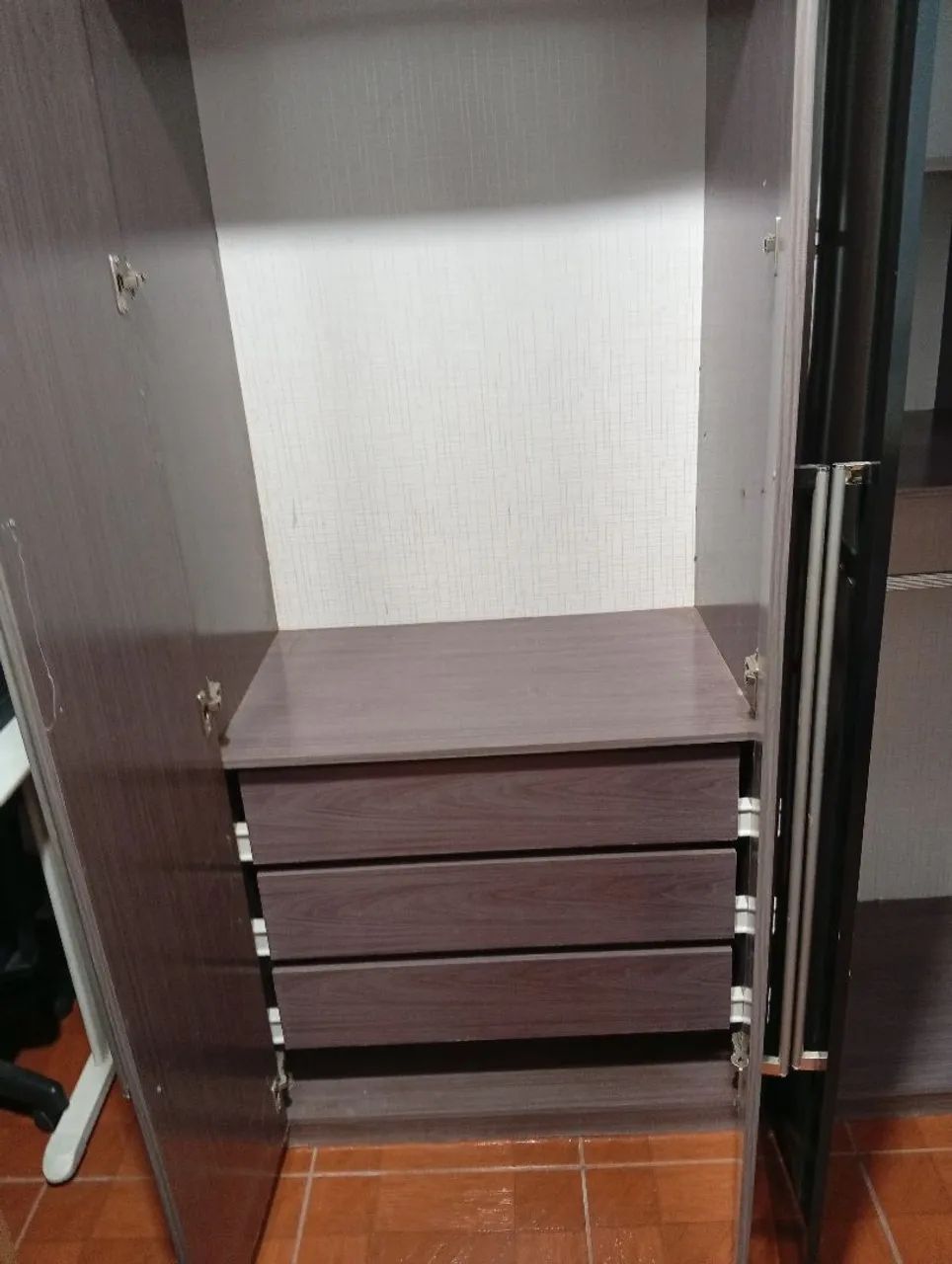 Guarda Roupa 6 portas com Espelho  - Foto 4