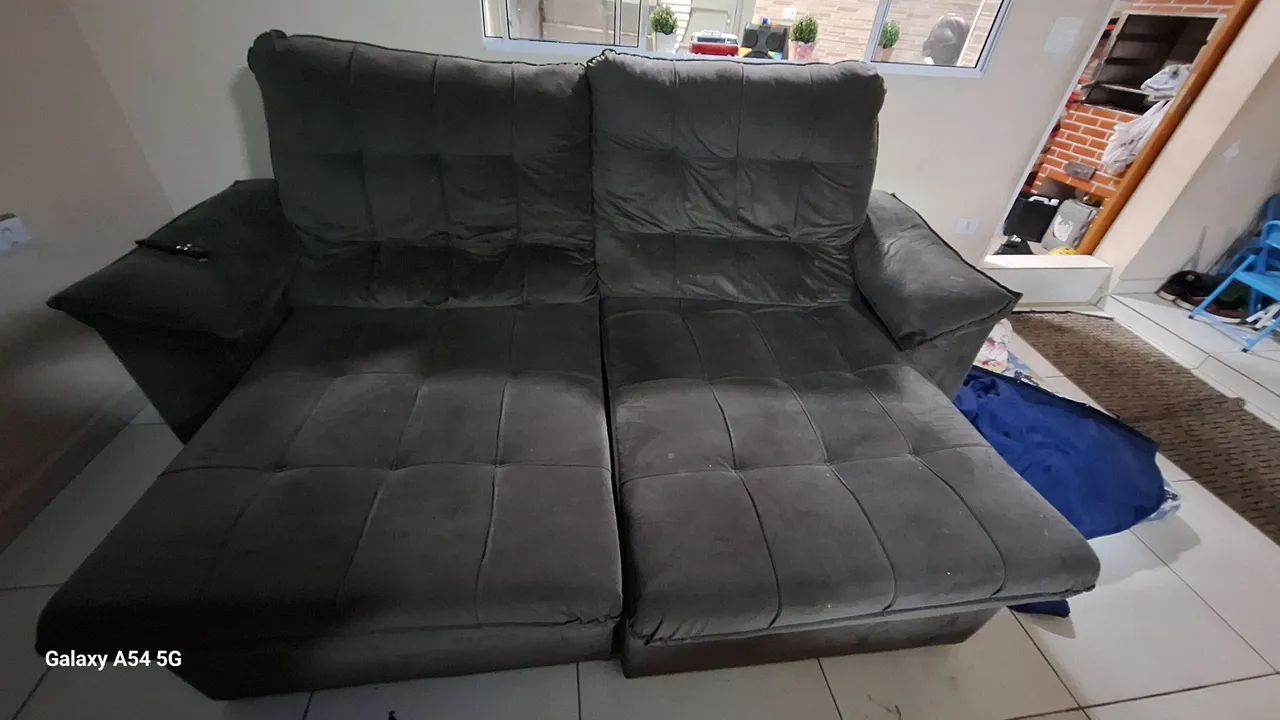 Sofá retrátil e reclinável 