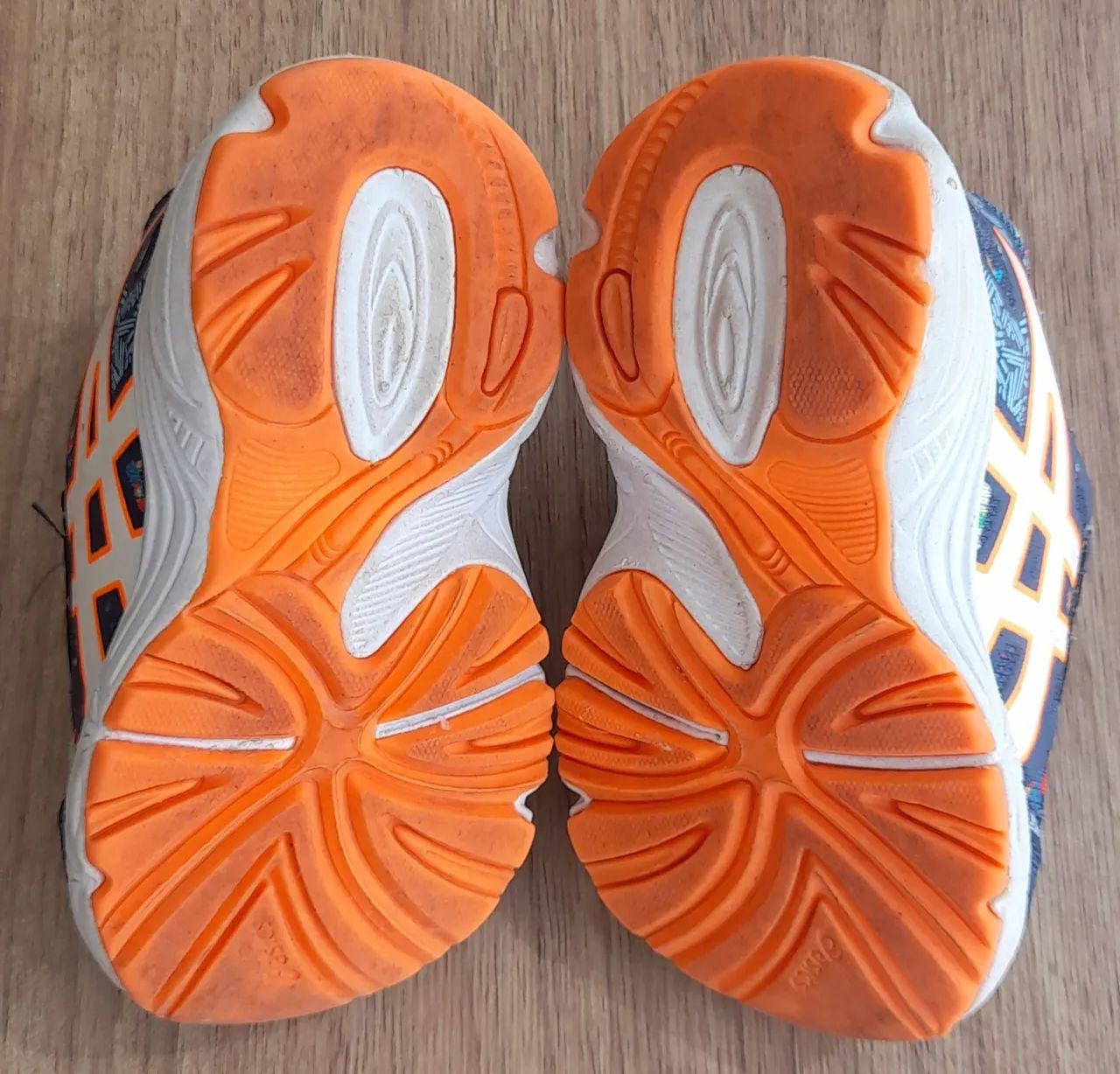 Tenis Asics 20 - Foto 3