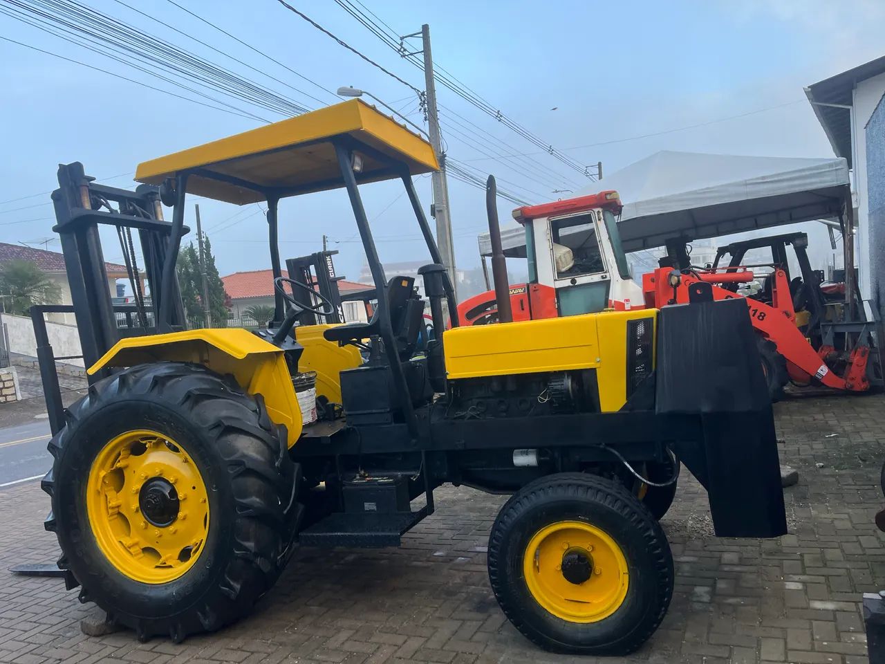 Trator invertido modelo  78 com deslocador