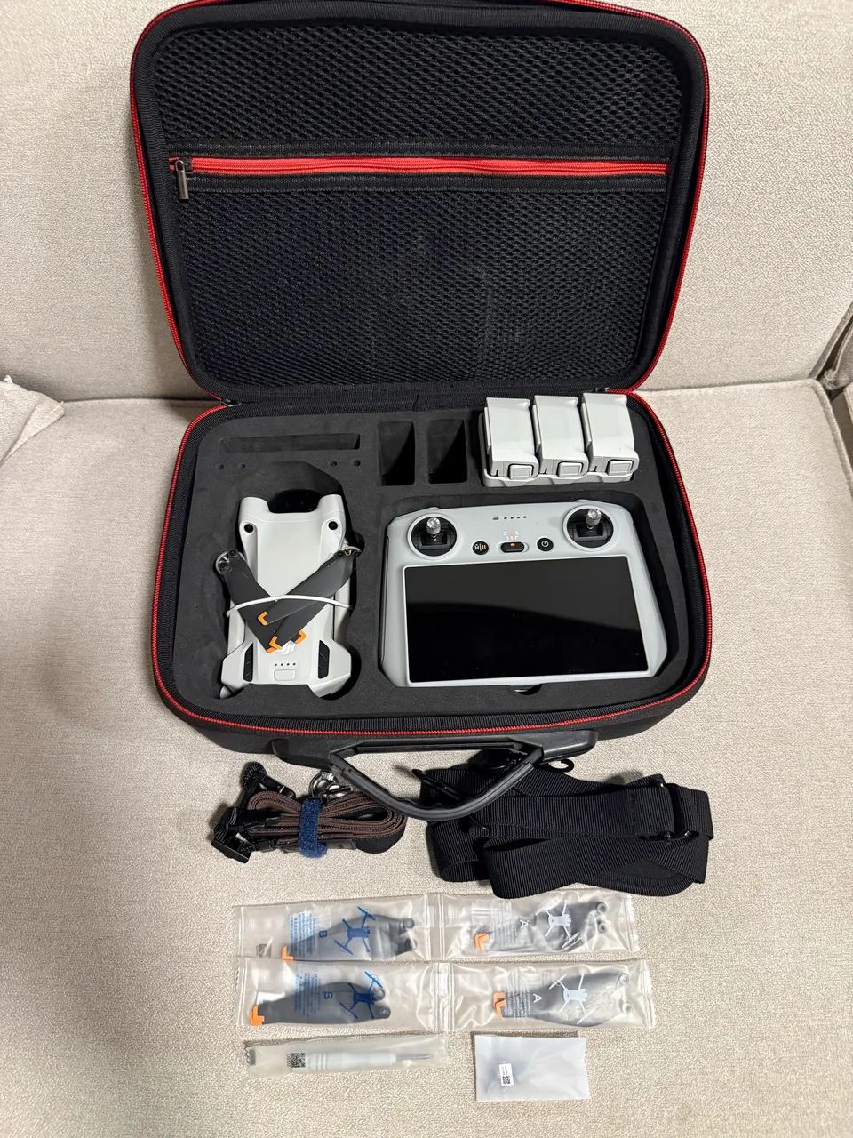 Drone DJI Mini 3 Pro mais acessórios - Foto 2