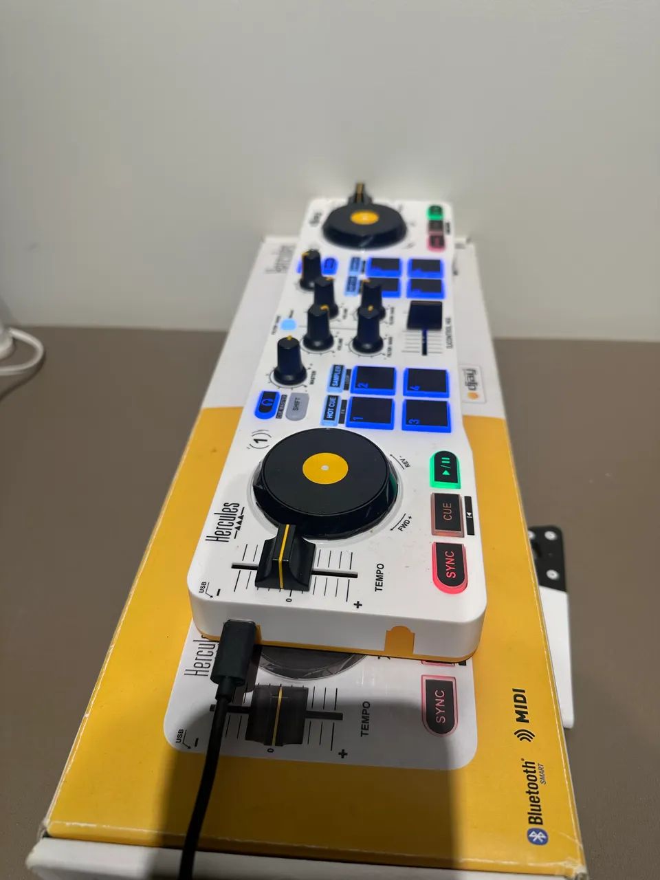 Controladora Hercules DJ control mix - original  - Foto 3