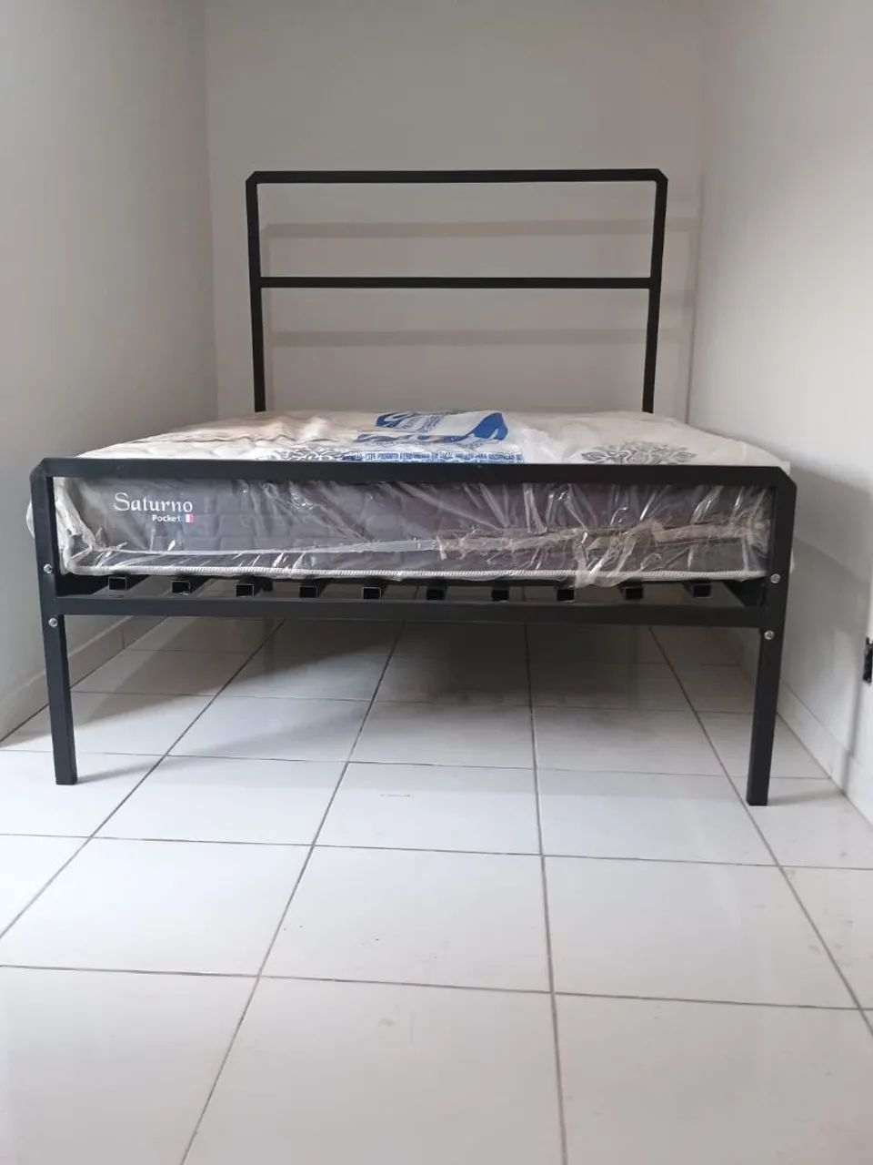 CAMA DE FERRO QUEEN + COLCHÃO 