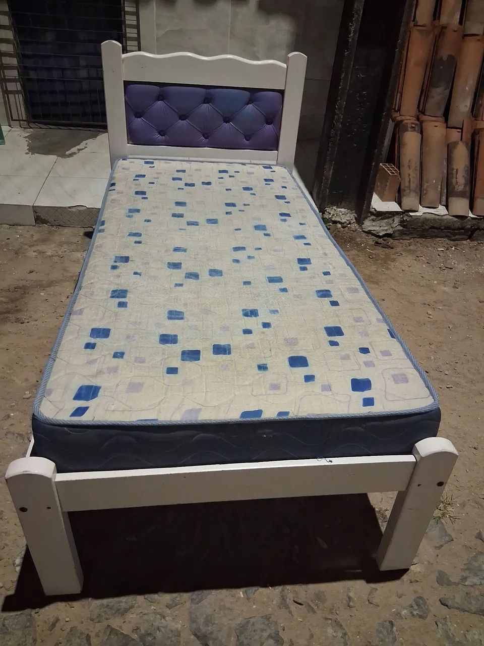 Cama de solteiro c/ Colchão 
