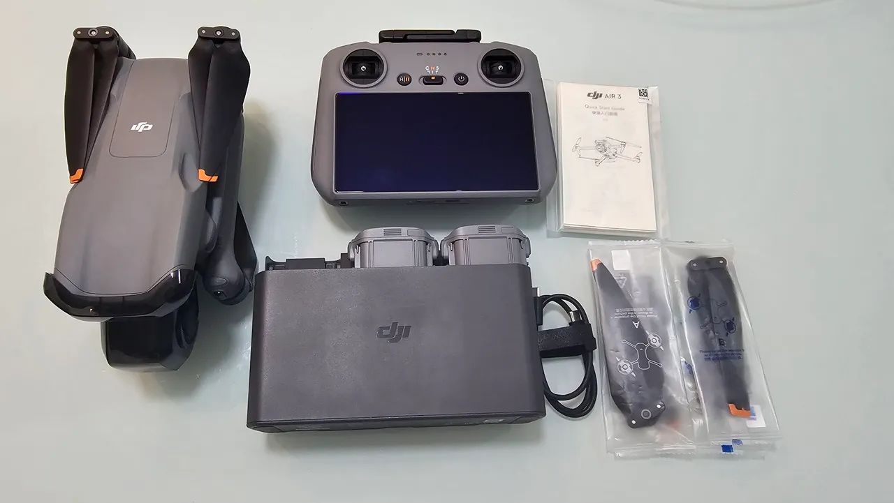 DJI AIR 3 + Fly More combo - Rádio c/ tela - Foto 3