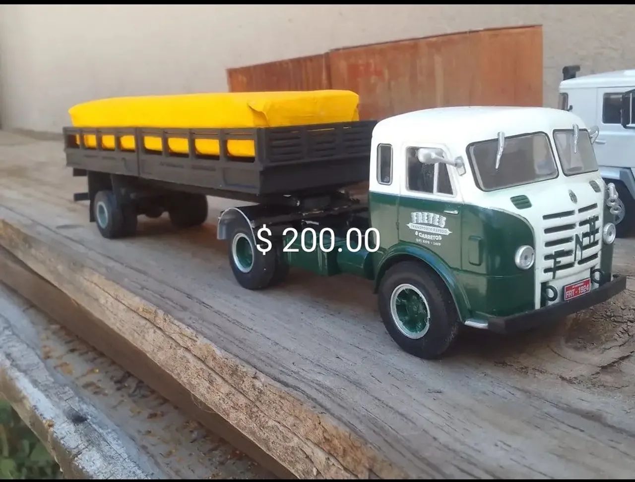 Miniaturas disponíveis preço nas fotos 