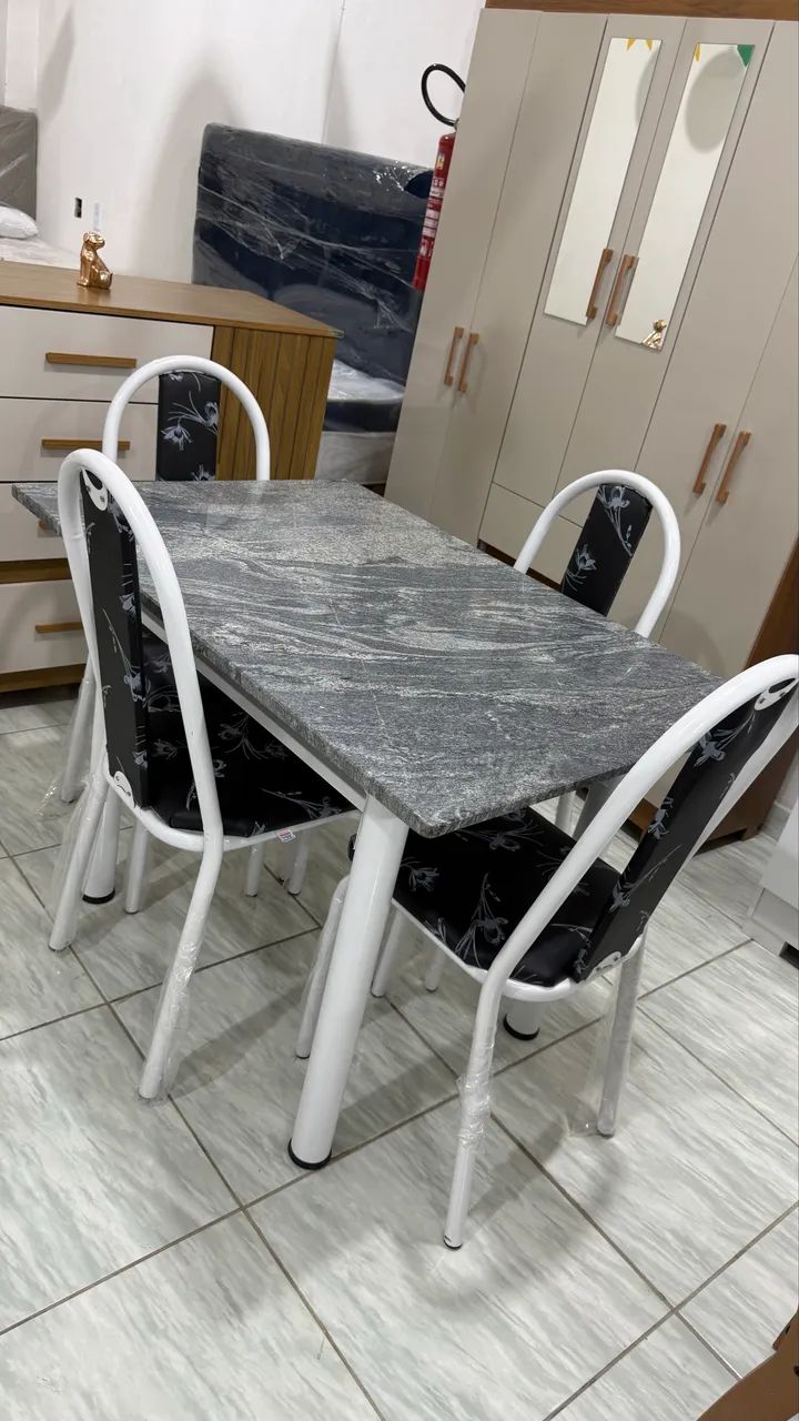 Mesa retangular de 4 cadeiras nova a pronta entrega  - Foto 3