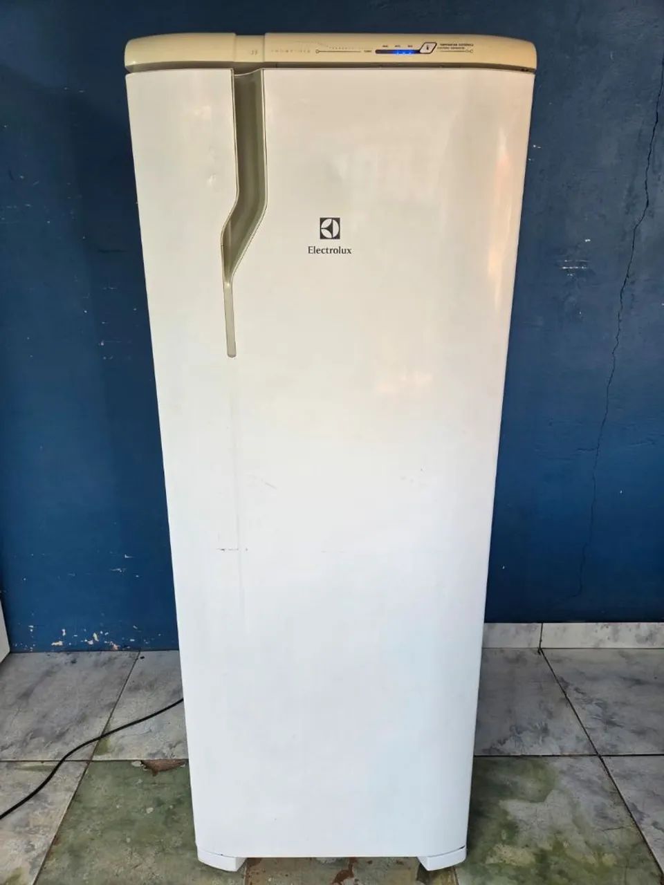 Vendo geladeira Electrolux 