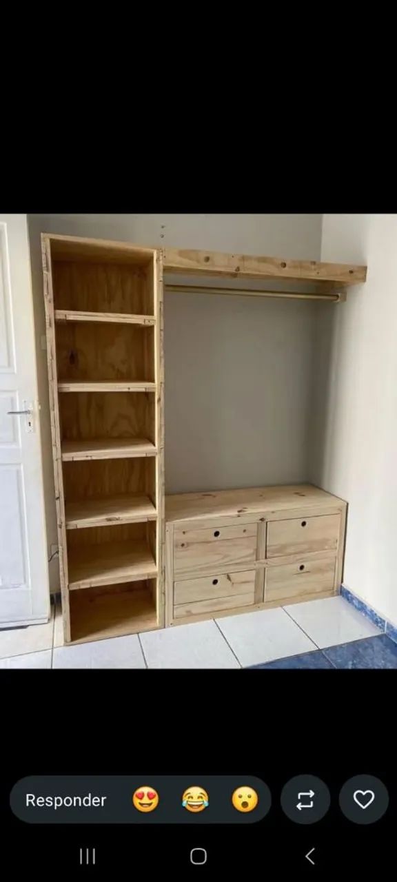 Guarda roupa de madeira 