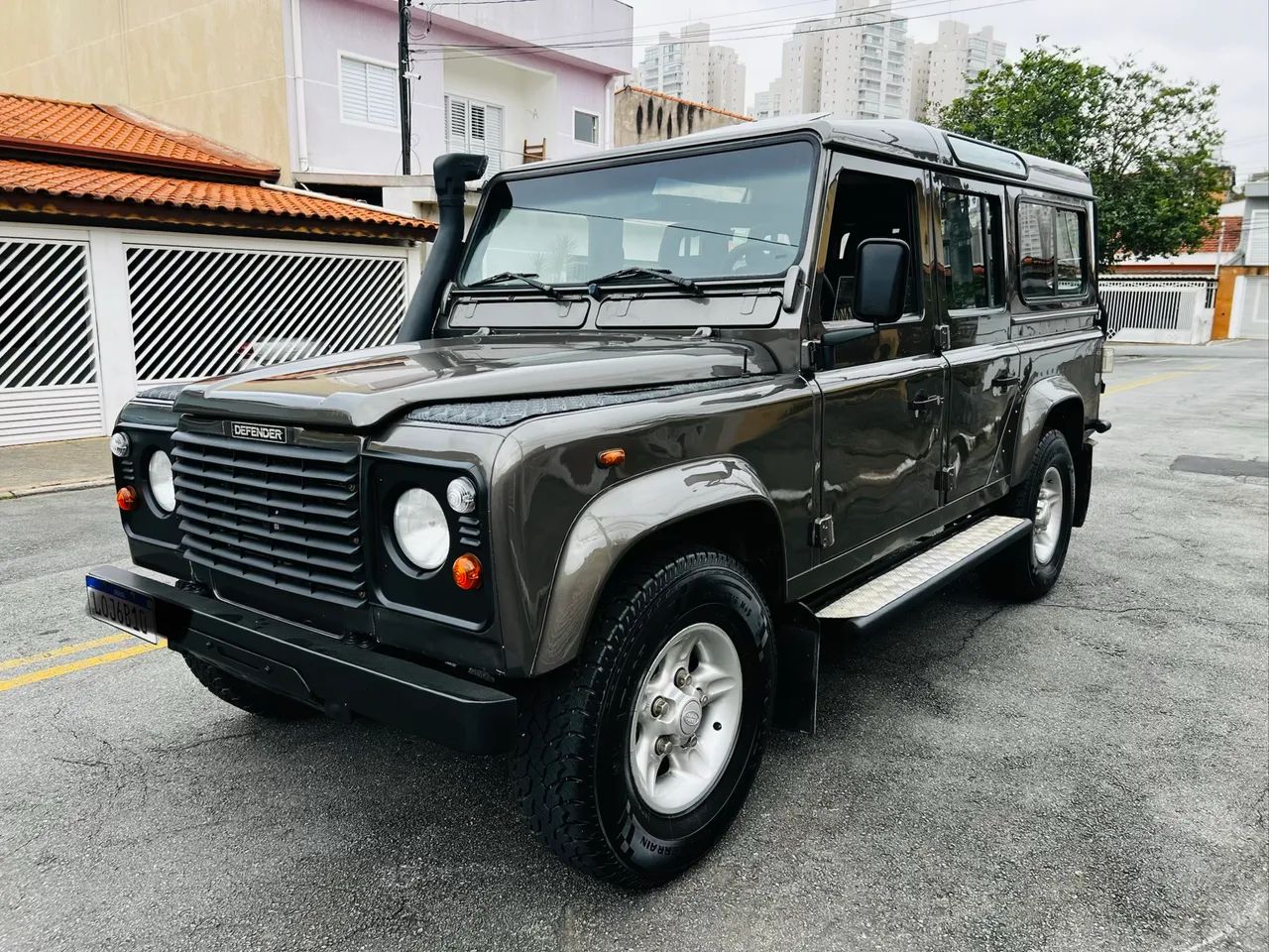 Land Rover Defender 110 TDI County SW Diesel 2002