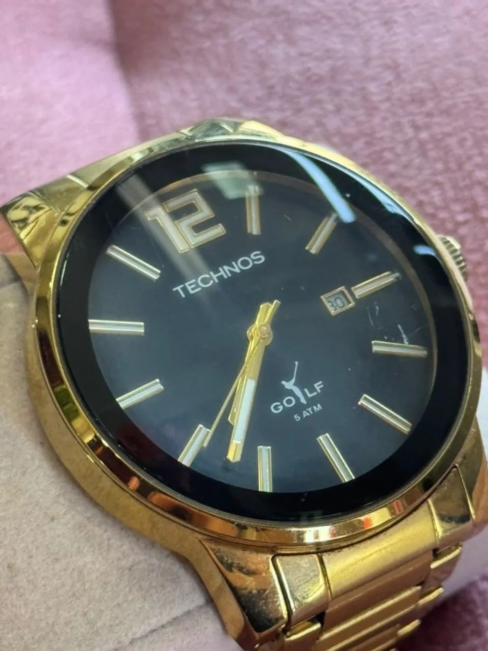 Relógio Technos Golf dourado com mostrador preto - Foto 4