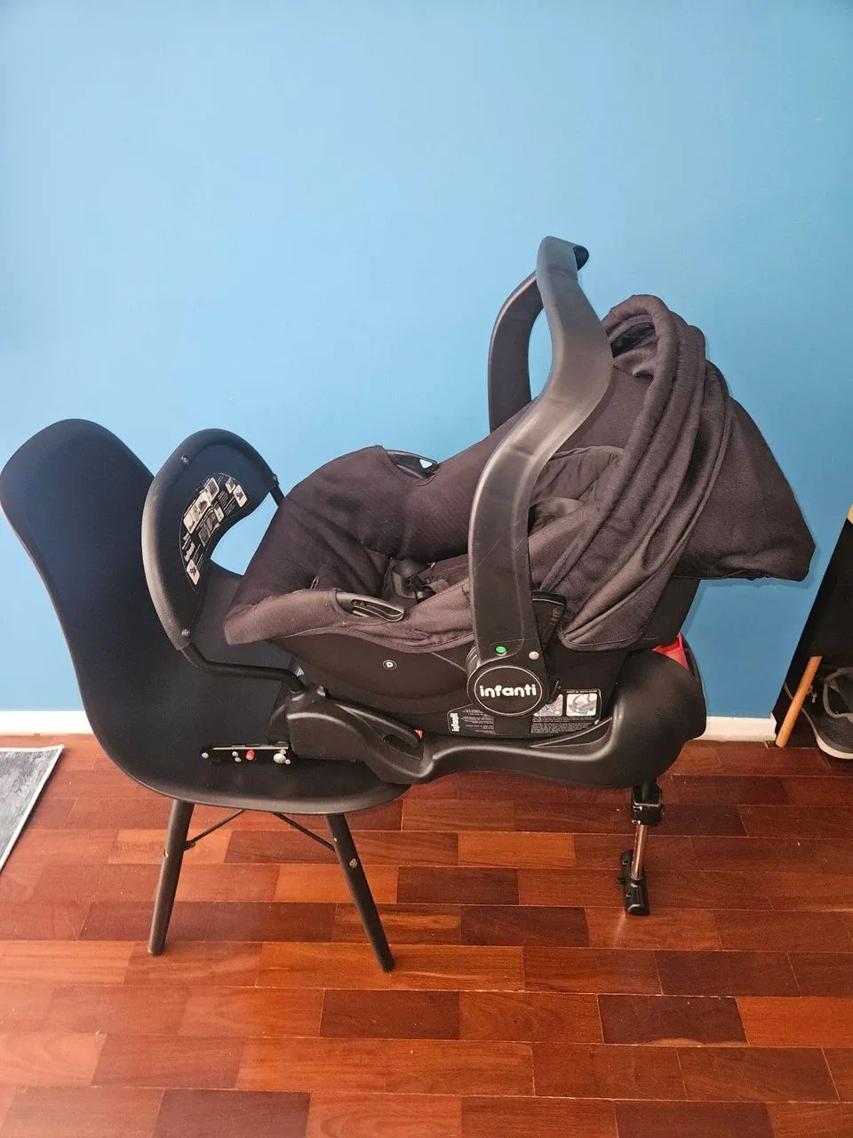 Bebê conforto INFANTI com Isofix