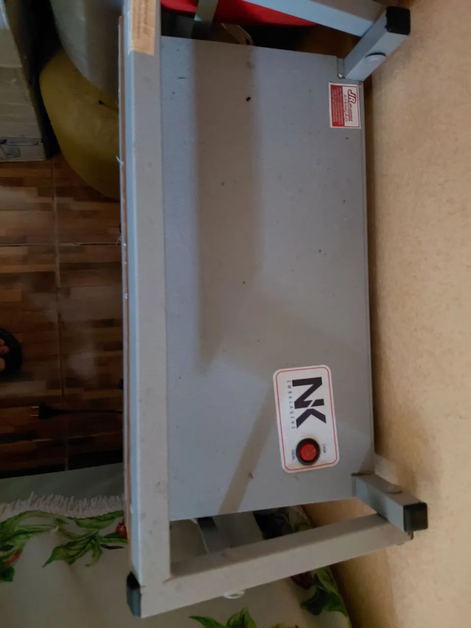 Maquina seladora 40 cm nk semi nova - Foto 3