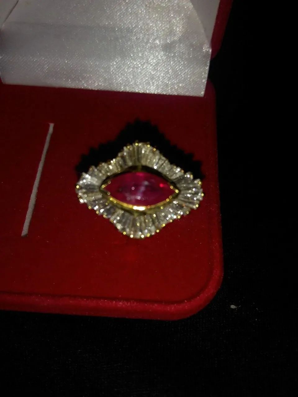 Vendo Anel de Rubi com diamante  - Foto 3