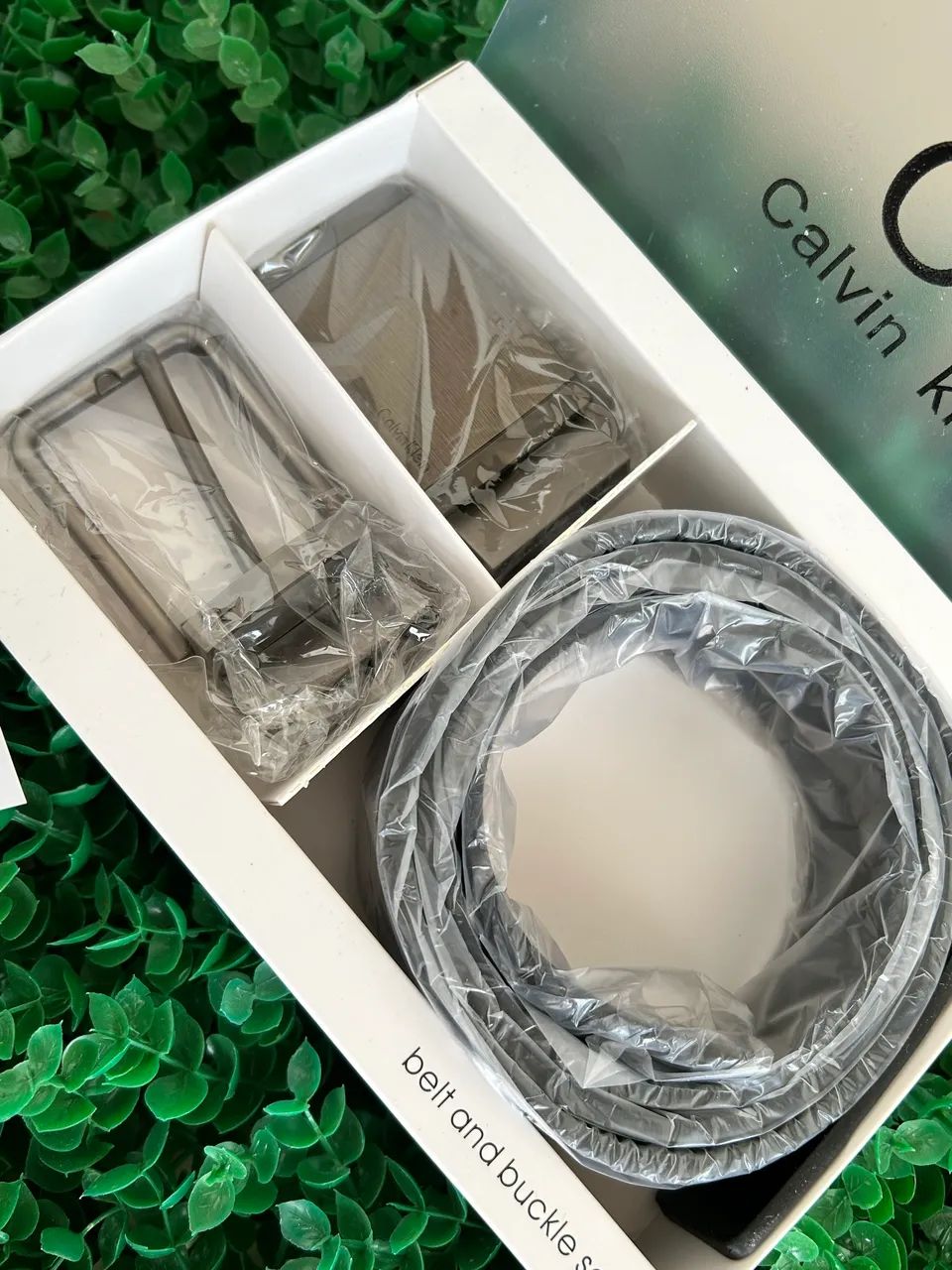 Cinto de couro Calvin Klein duas opções de fivela  - Foto 3
