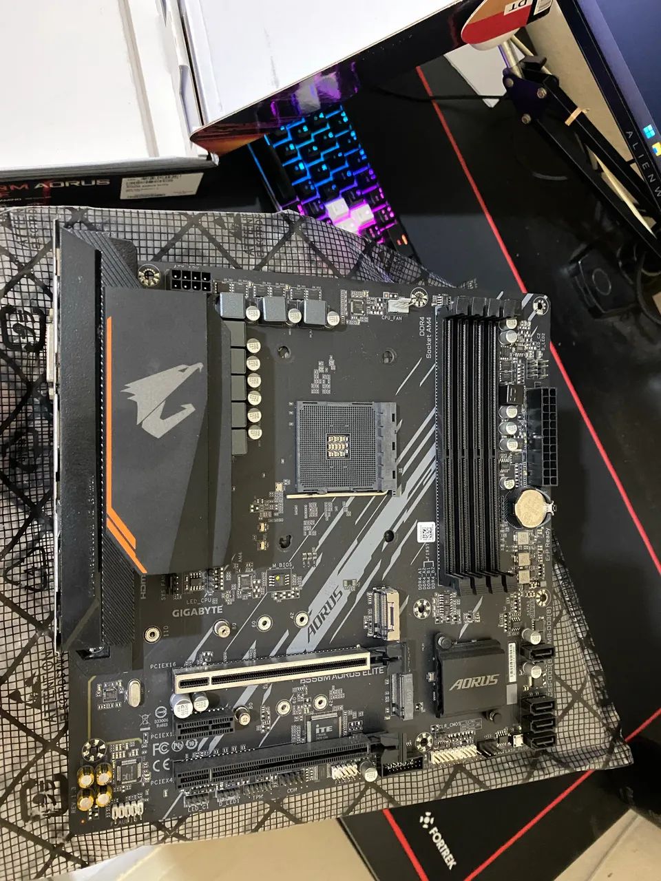 Placa mãe b550m aorus elite - Foto 2