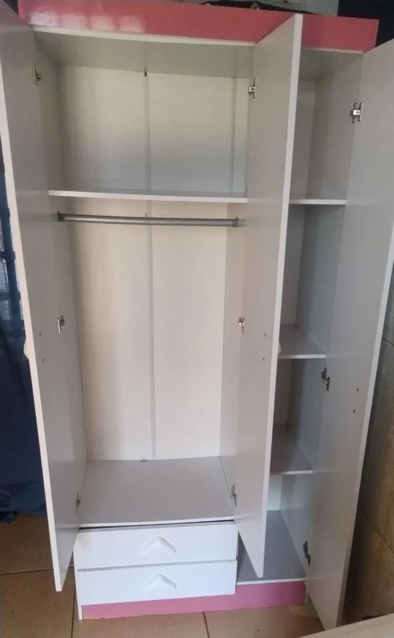 Guarda roupa infantil