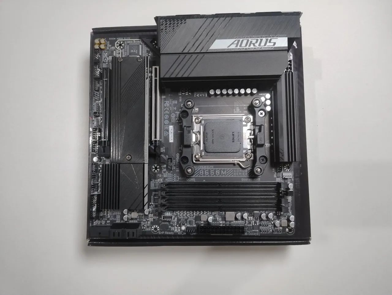 Placa mãe B650m Aorus Elite - Foto 4