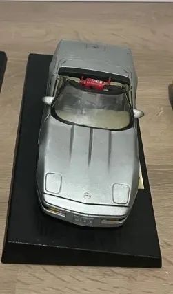 Miniatura LT4 Conversível 1996 - Maisto 1/18 Prata