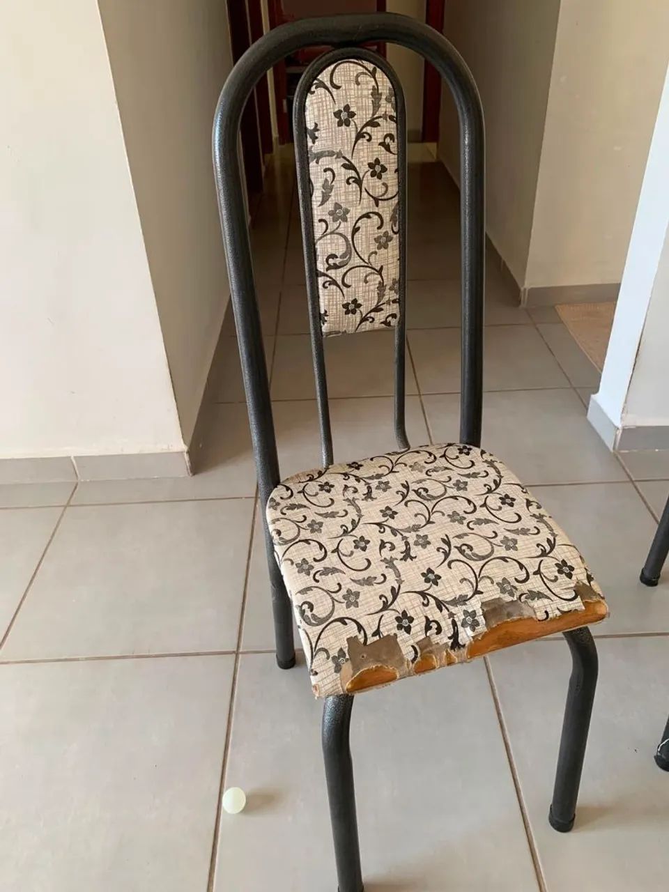 Mesa com 4 cadeiras  - Foto 3