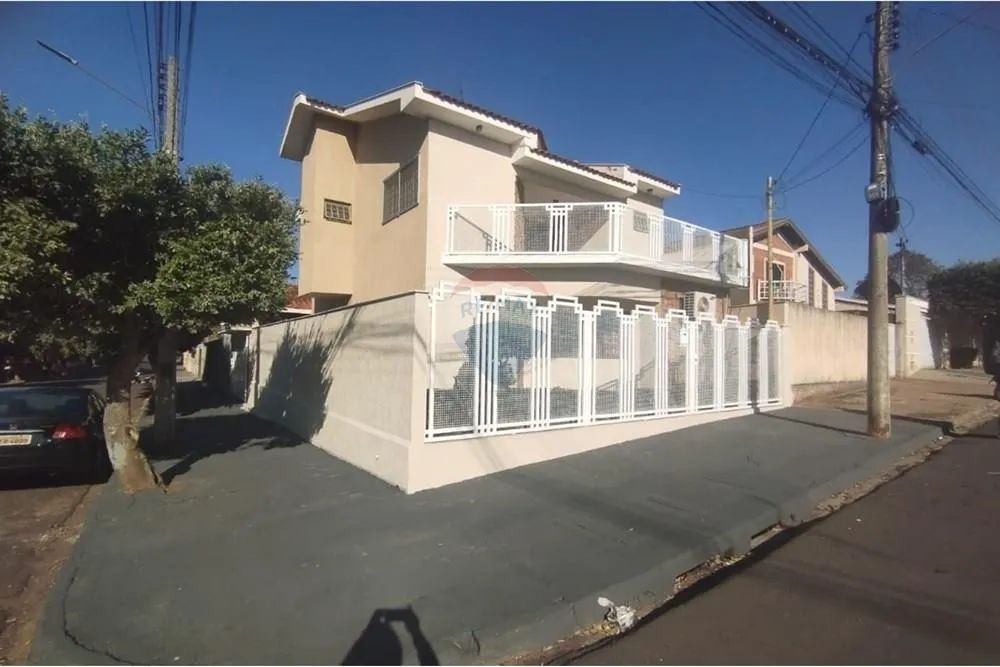 Sobrado com 03 quartos totalmente mobiliado com eletrodomesticos e eletronicos na Vila Ric