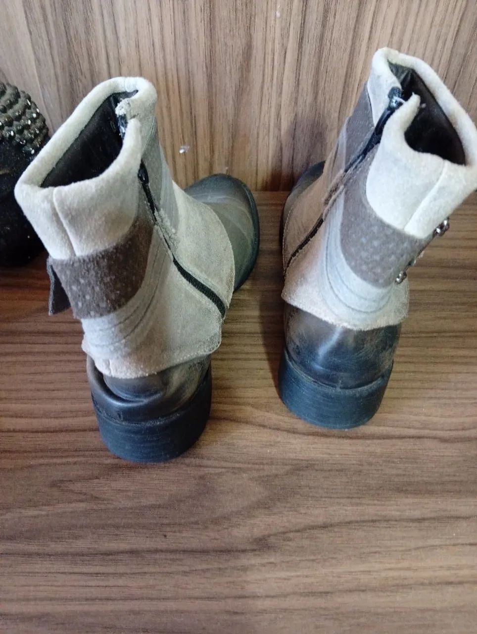 Bota couro 35 - Foto 2