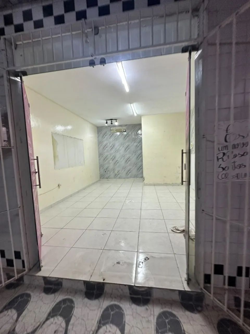 Sala Comercial nos Bancários com 22m2 e ótima localização.