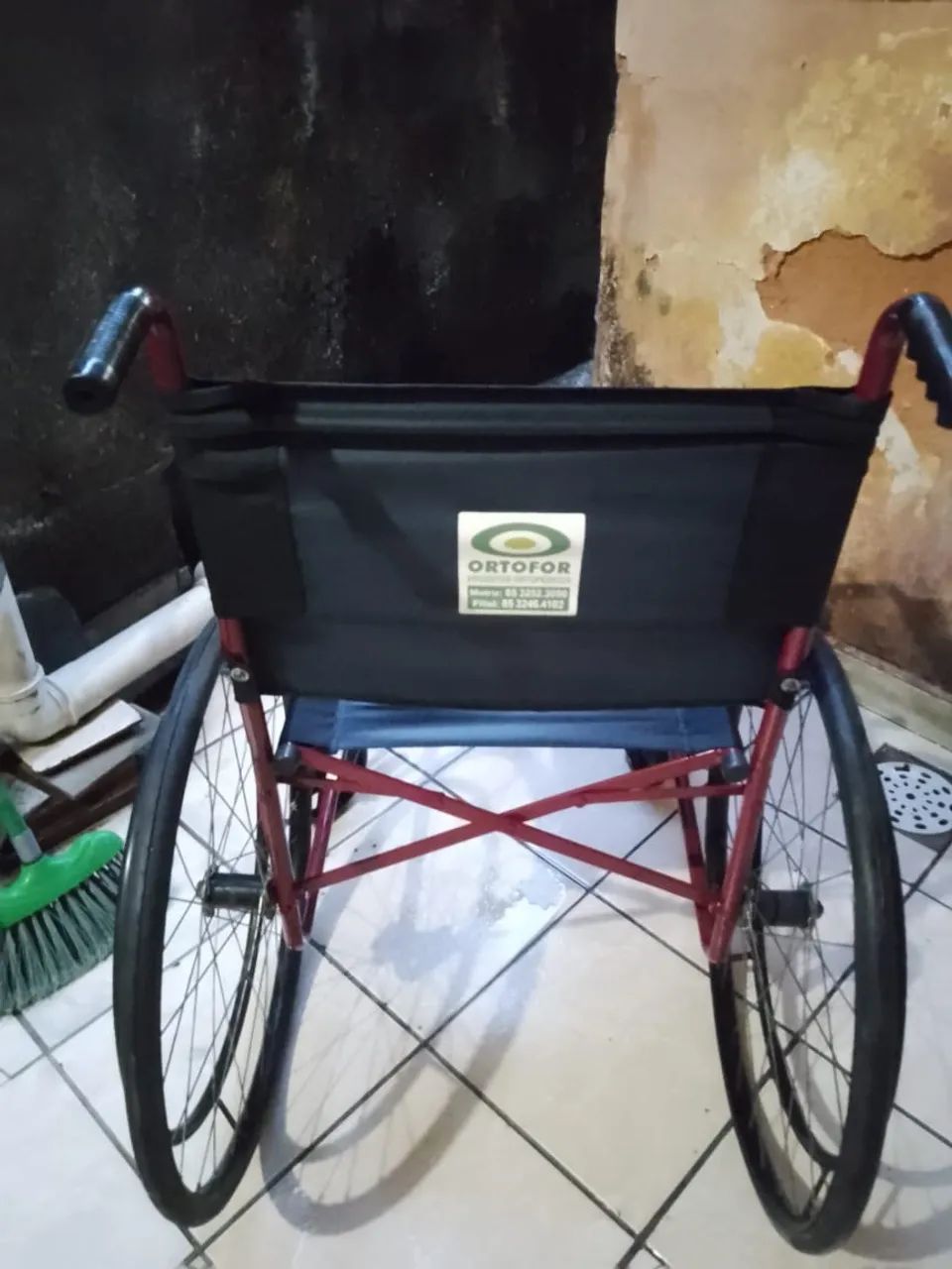 Cadeira de rodas usada somente uma vez.  - Foto 3