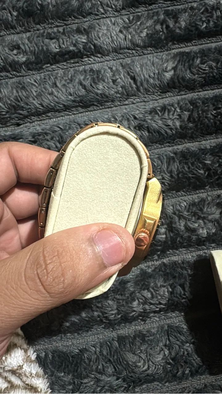 Smartwatch ultra 5, com caixa e três pulseiras e carregador  - Foto 2