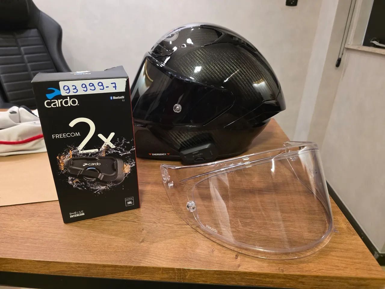 Capacete KYT Nz race carbono + intermunicador cardo frecom 2x