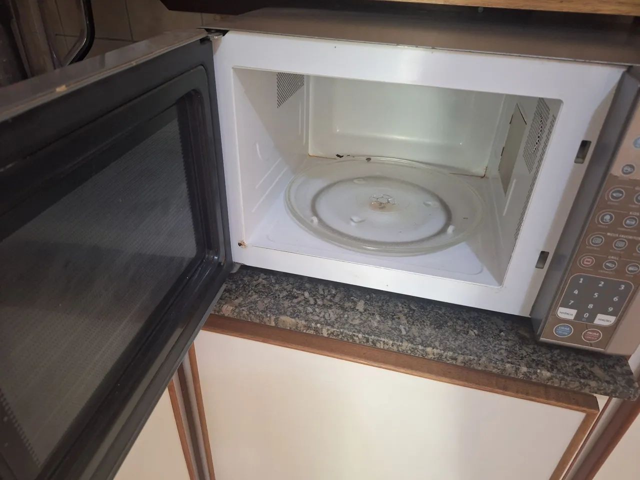 Micro-ondas Electrolux inox 32 L - Foto 3