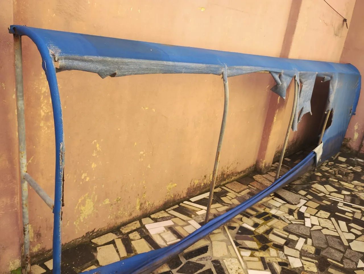 Toldo de ferro