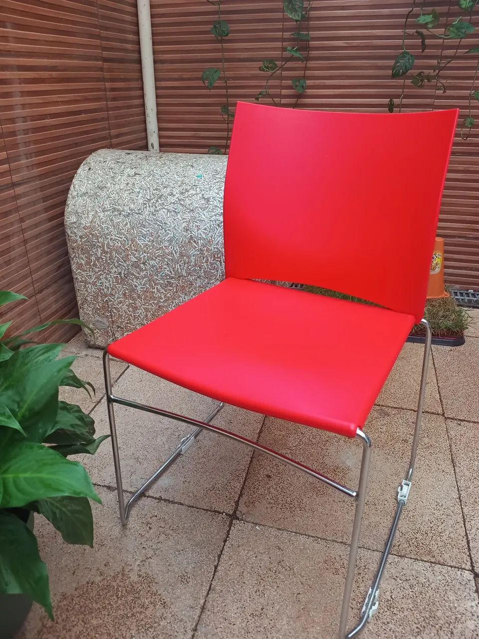 Cadeira empilhável Marelli - Foto 3