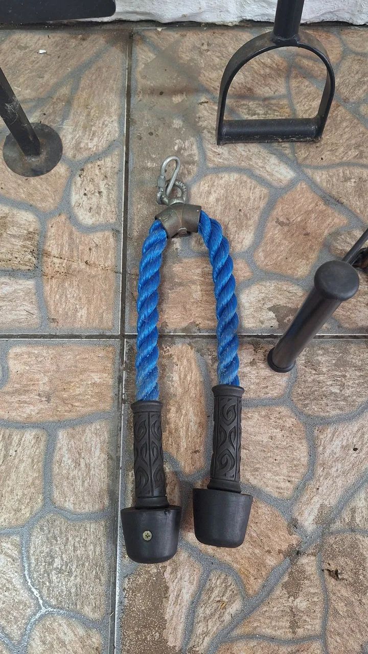Kit Acessórios para Academia / Musculação - Puxadores e Caneleiras - Foto 2