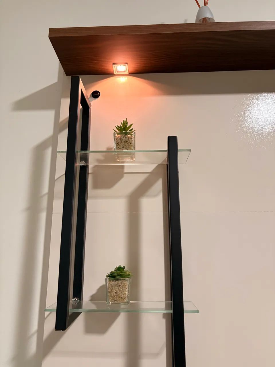 Painel de TV moderno com LED - Foto 3