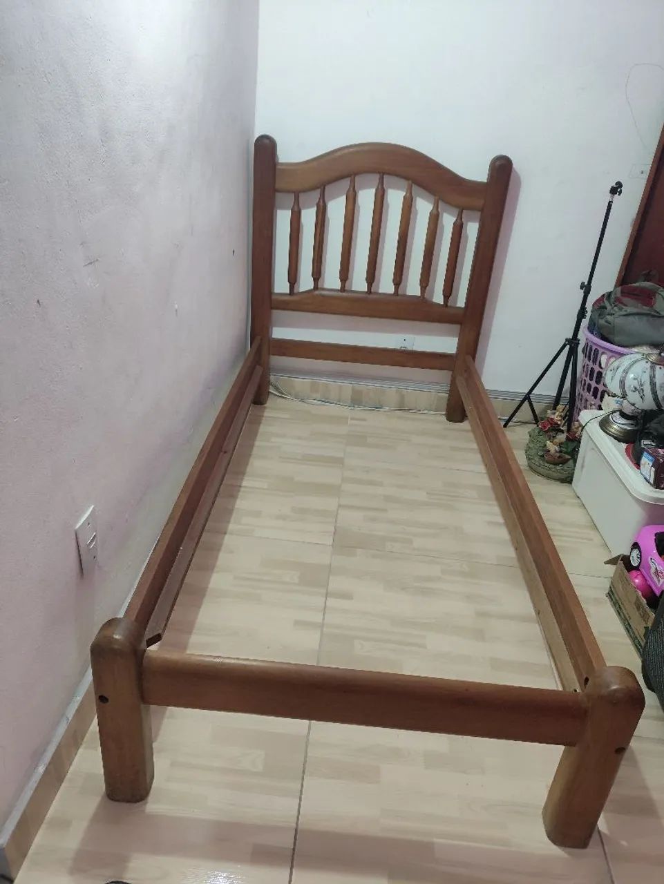 Cama solteiro madeira vintage 