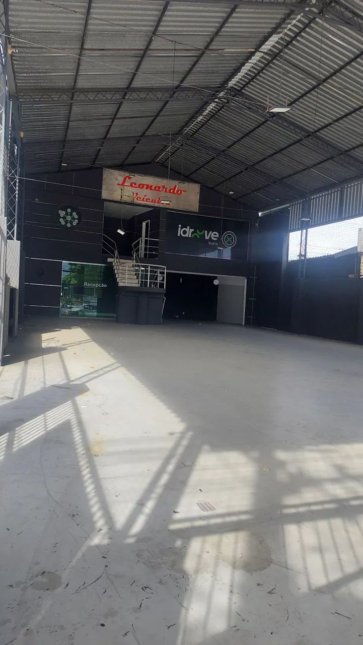 Galpão Comercial na Av. Constantino Nery 