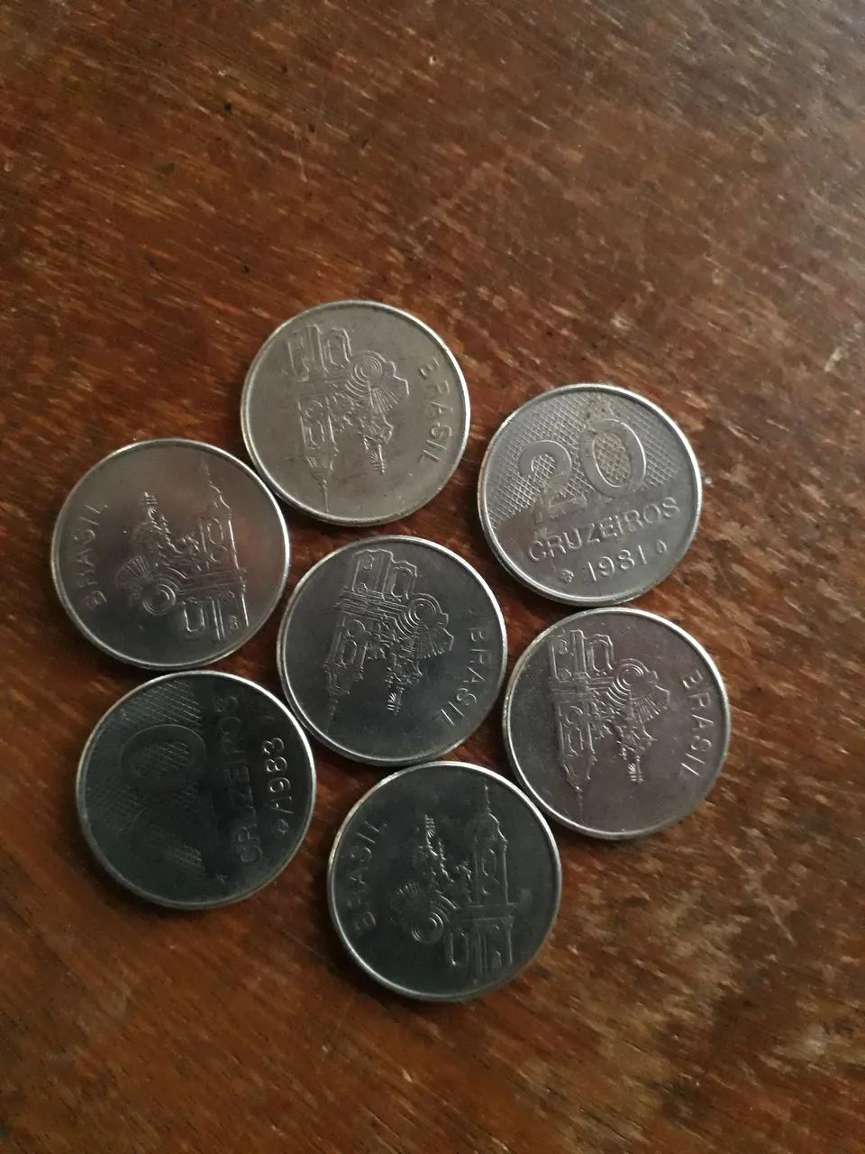 Moedas de 20 cruzeiros 