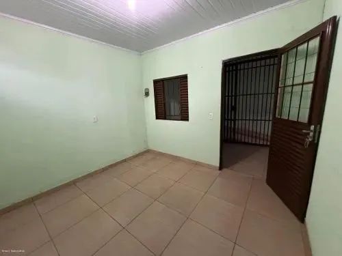 CASA NA ÁGUAS LINDAS 