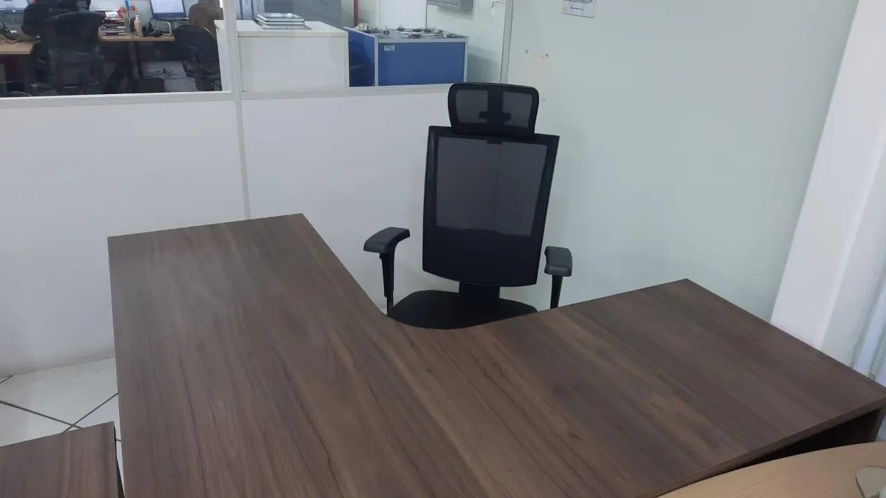 Mesa de Escritório L - Castanha - Excelente Estado - Foto 3