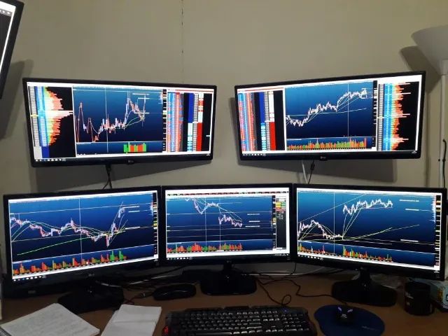 HOME TRADE PROFISSIONAL 5 MONITORES LG.  SÃO 3LG WDSC 23,6POL  E  2LG ULTWDS 29POL - Foto 2