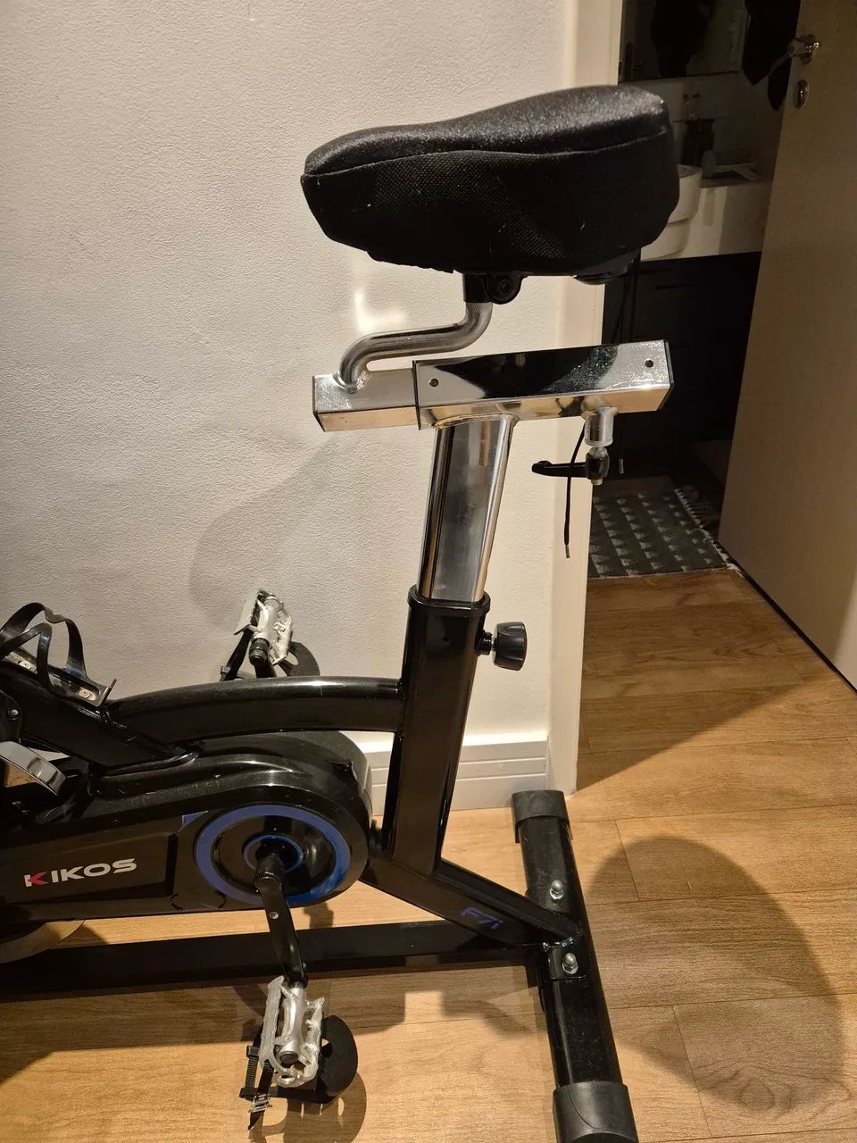 Bicicleta Ergométrica Spinning Kikos F7i - Foto 4