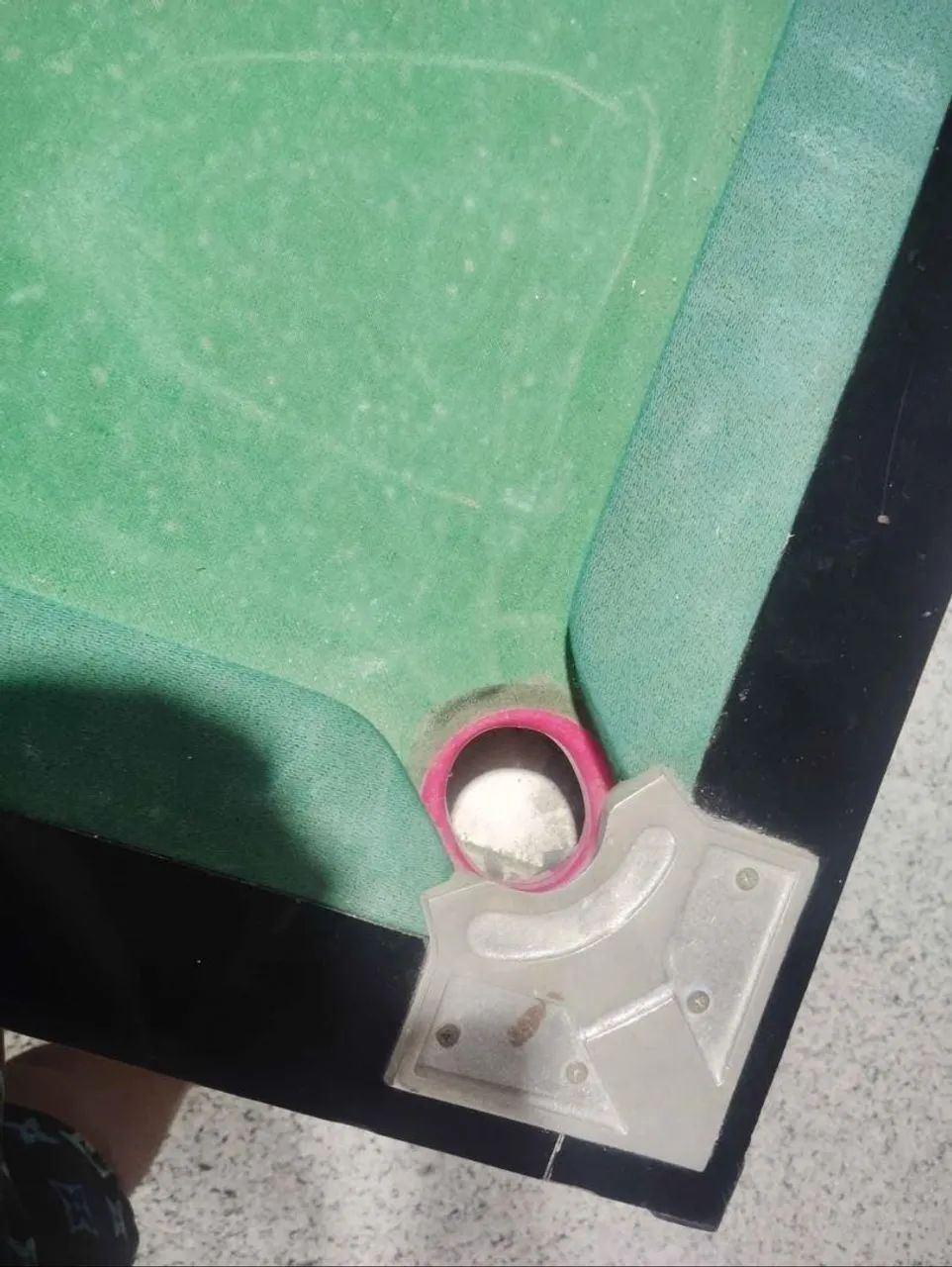 vendo mesa de sinuca completa . pedra de ardósia 2.39 x 1.38 cm - Foto 3