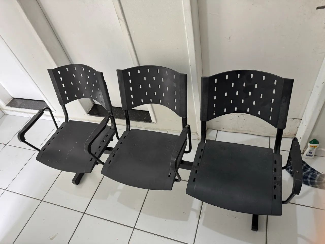 4 conjuntos de cadeiras para recepção ou sala de espera