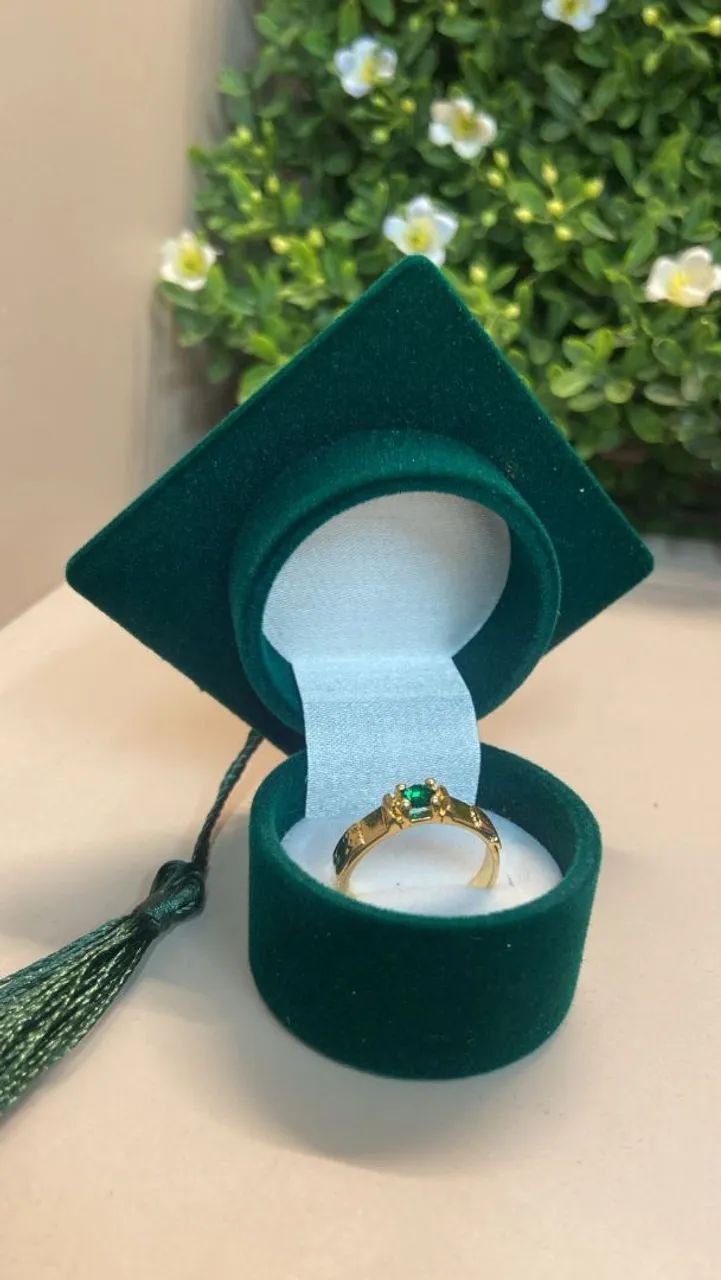 Anel de formatura + caixinha 