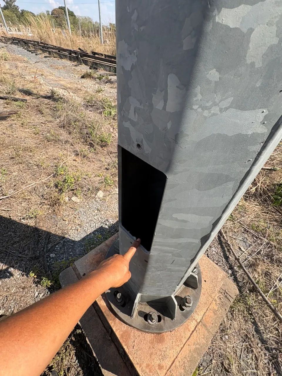 Vende-se postes de ferro - Foto 3