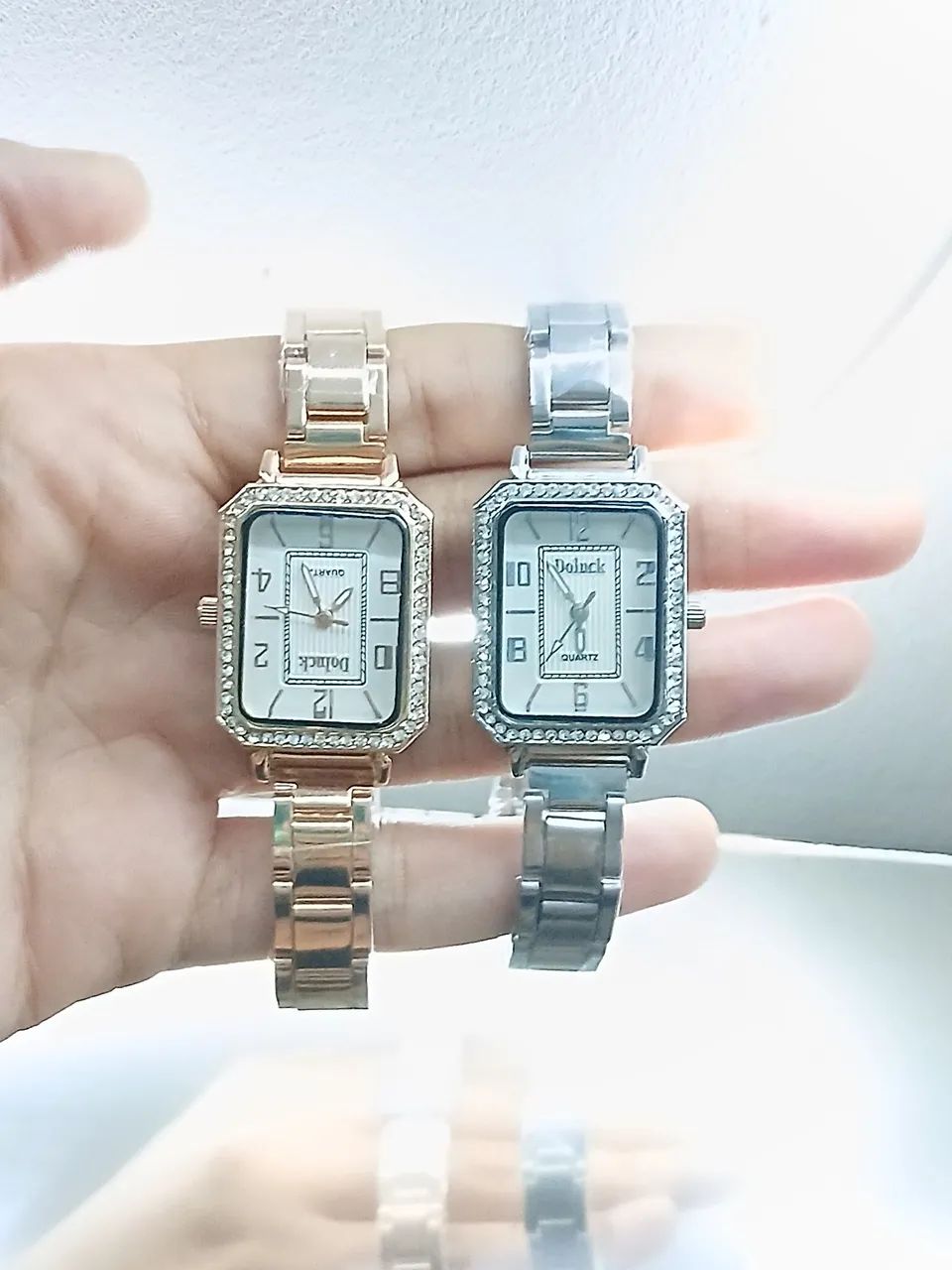 Vendo 2 relogios femininos, novos !!!