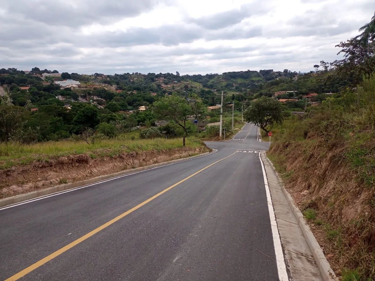 Vendo lote em bicas localidade nova e boa, troco em carro. - Foto 2